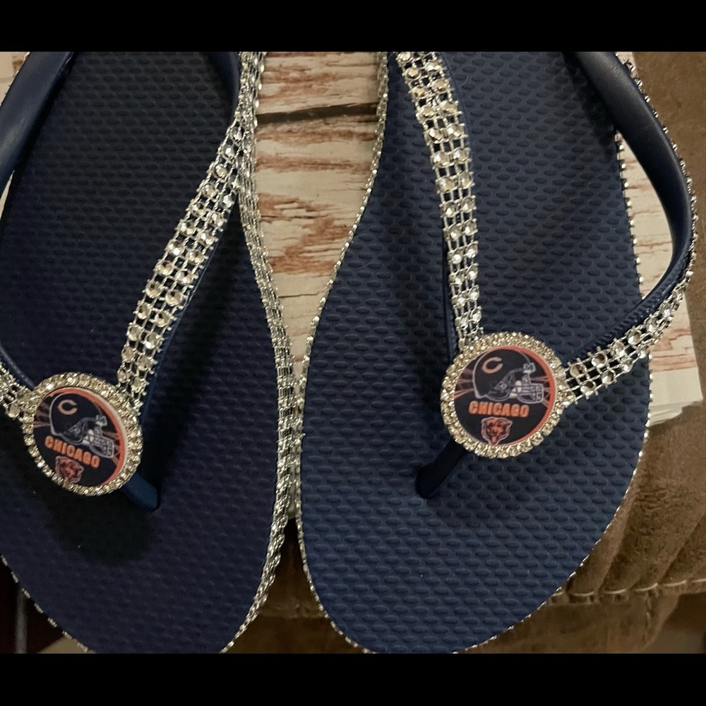 Chicago bears flip flops